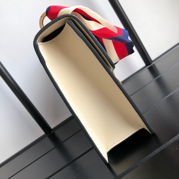 グッチバッグ側面デザイン